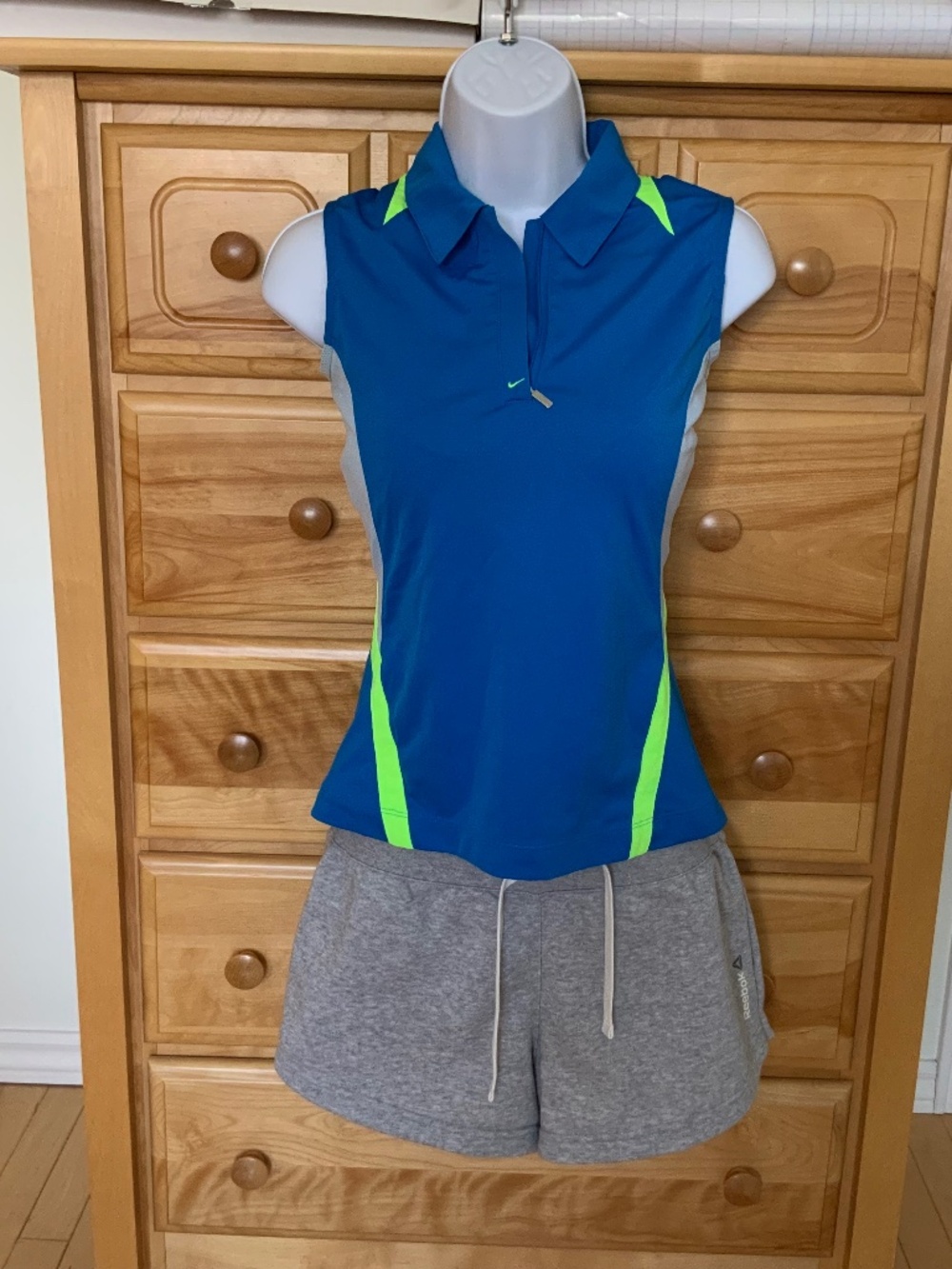 Nike FitDry women’s top, XS, blue / green